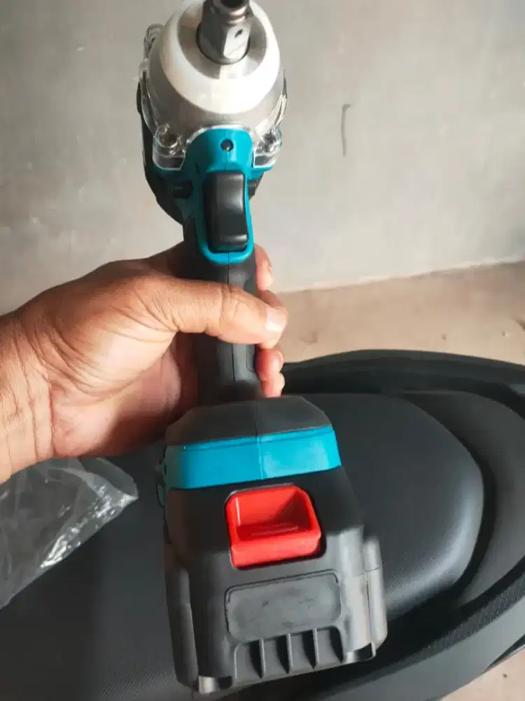 IMPACT MAKITA 68 V
