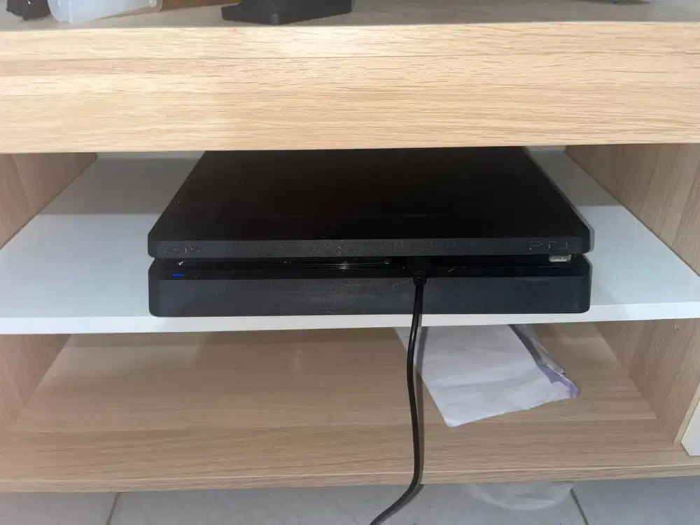 Playstation 4 (PS4)