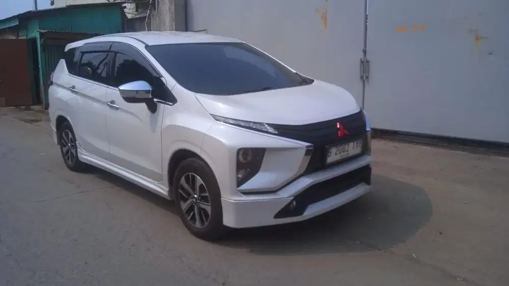 Xpander Ultimate A/t 2019 putih macan