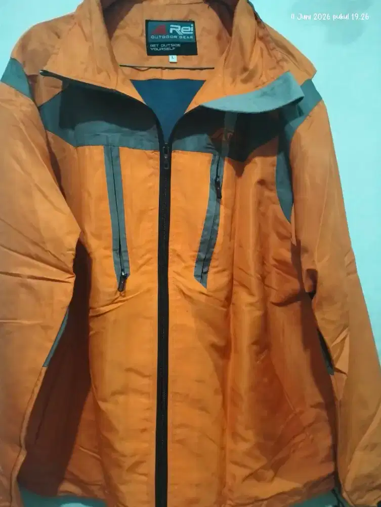 jaket rei outdoor