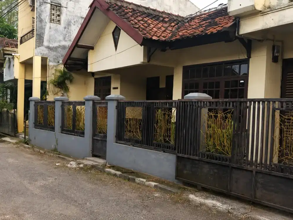 HARGA 750 JUTA! RUMAH SIAP HUNI MARGAHAYU RAYA DEKAT METRO INDAH MALL