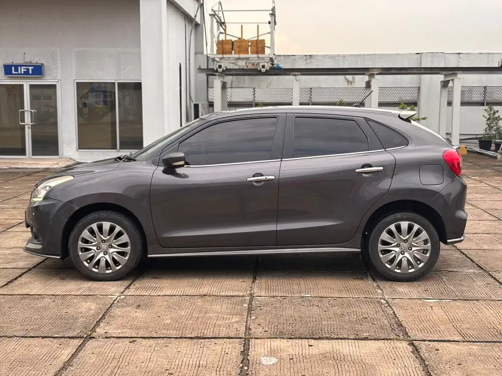 ‼️dp11jt‼️Suzuki Baleno Hatchback at matik abu 2017‼️Baleno putih 2017