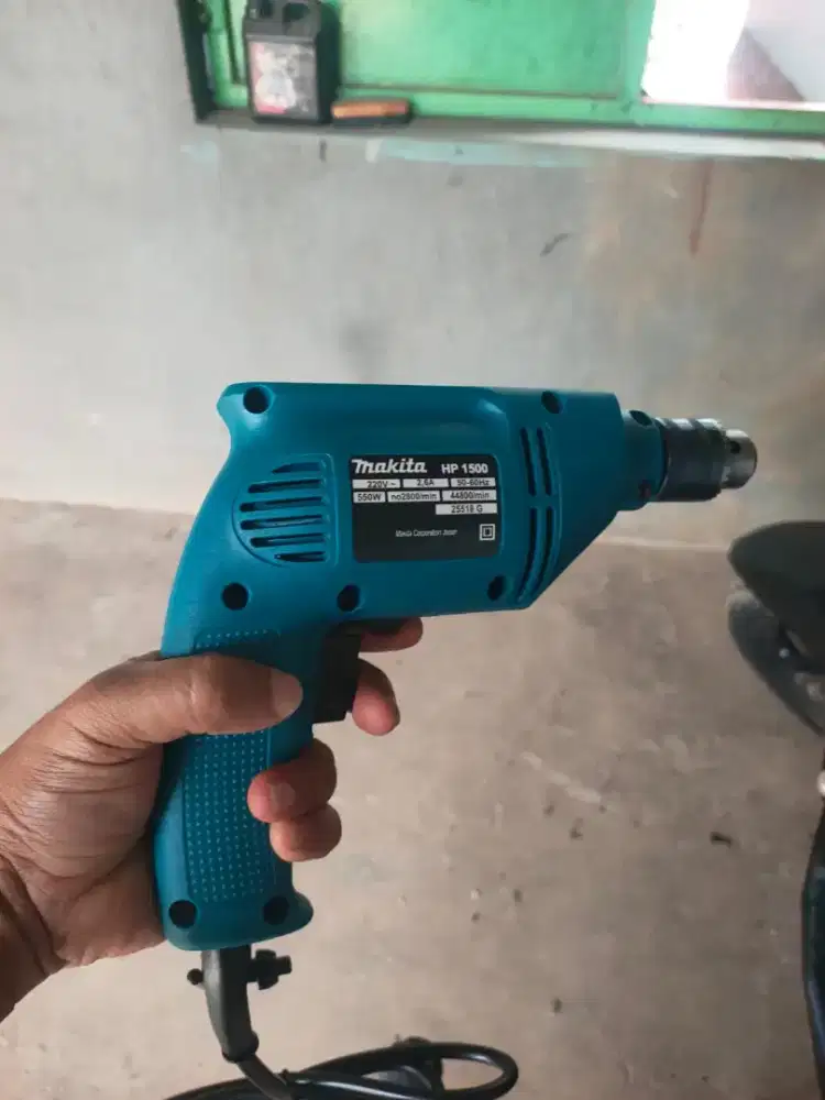 Bor tangan makita