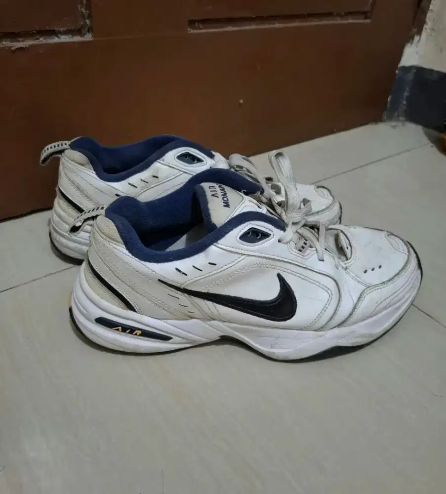Sepatu Nike Air Monarch 44,5 Sneakers
