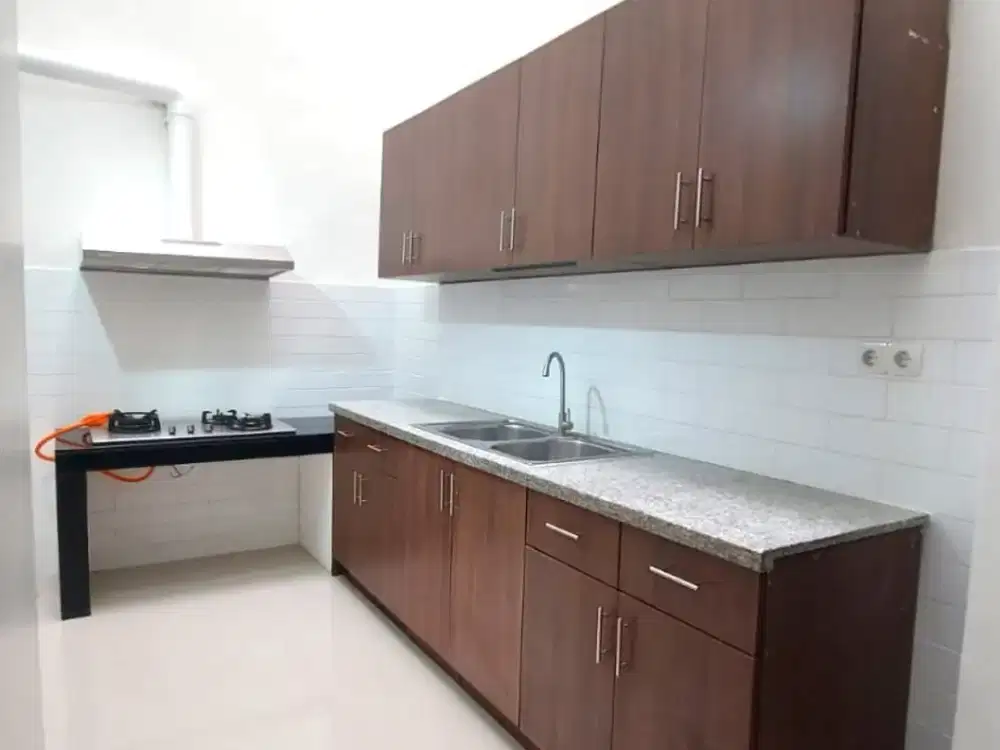 Jual Murah Rumah Minimalis 3,5 Lantai di Gading Hybrida - 4 KT - Harga 2,55 M Nego