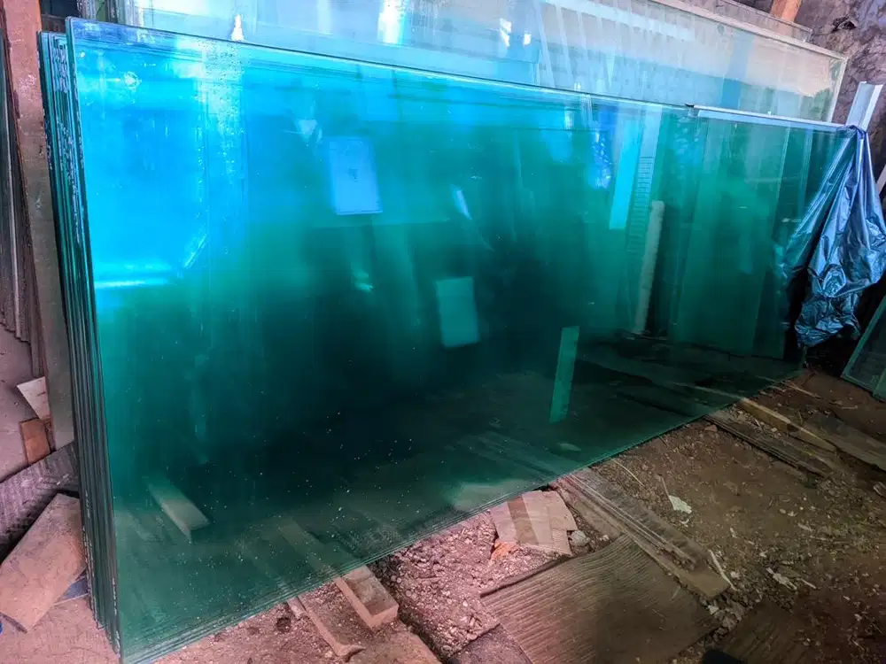 Kaca tempered bekas/rekondisi