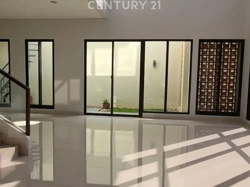 Dijual Rumah Bagus SUMMARECON CLUSTER EMILY