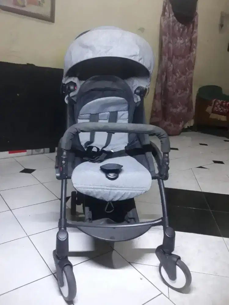 Stroller baby does yoyo