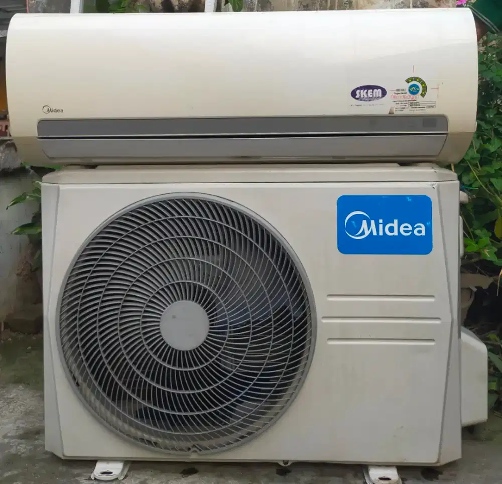 AC Midea 1 1/2 pk freon R410 original