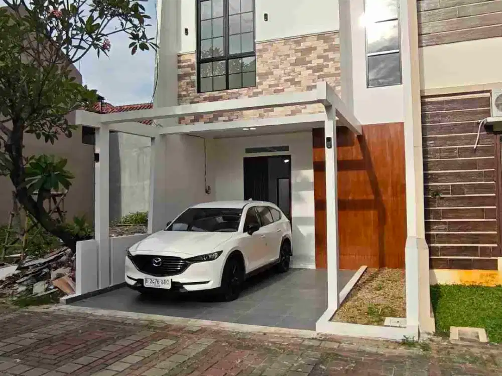 Rumah akses pinggir jalan utama dan fasum kolam renang