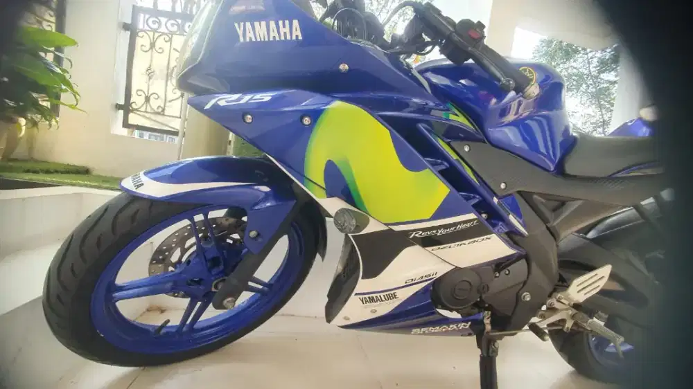Motor Yamaha R15 istimewa KM rendah