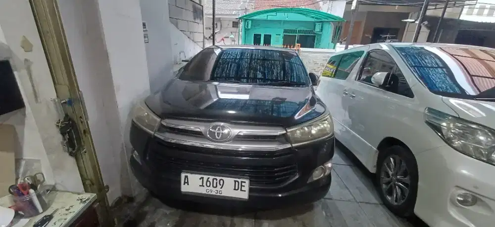 TOYOTA INOVA 2000CC BENSIN