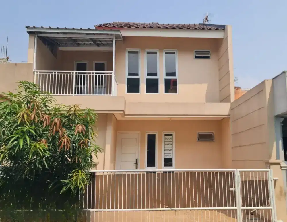 Rumah 2 Lantai depan mesjid Perumahan Bumi Anggrek