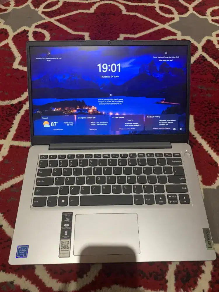 laptop lenovo sangat mulus