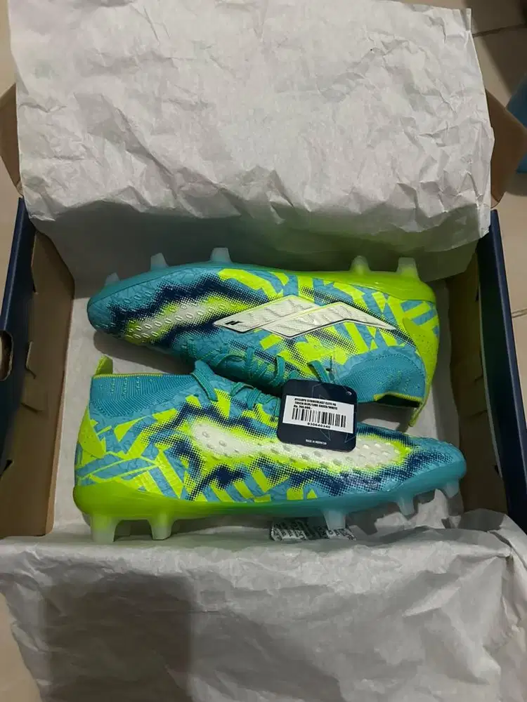 Sepatu Bola MILLS Strikeblast ELITE FG