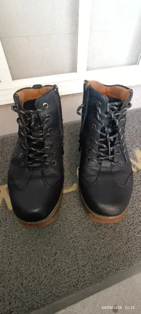 Jual sepatu second original