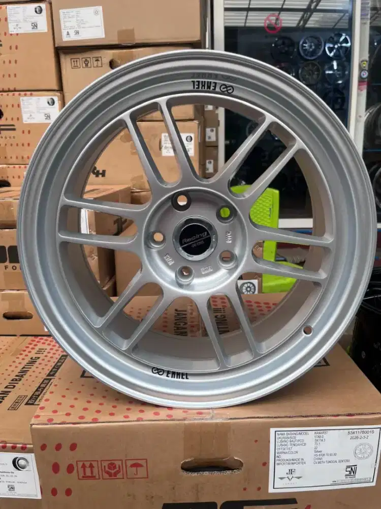 Enkei rpf1 ring 17 lebar 8 pcd 5x114,3 ET 22 innova reborn zenix