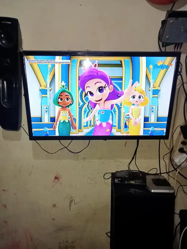 Tv LED Polytron 32 speakers tower cinema