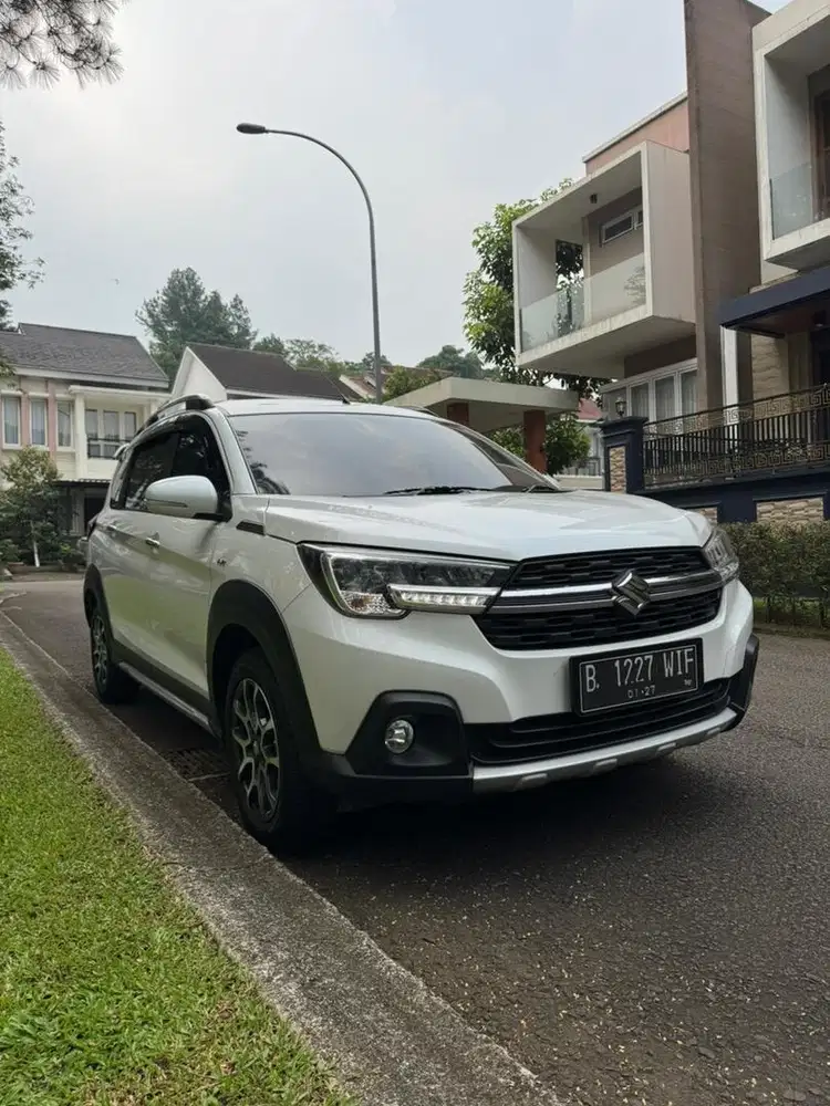 Suzuki XL7 alpha th 2021 at matic putih