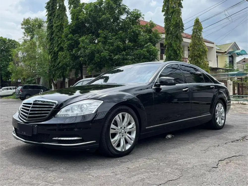 Mercedes S350 2010 hitam, low KM, mulus terawat istimewa