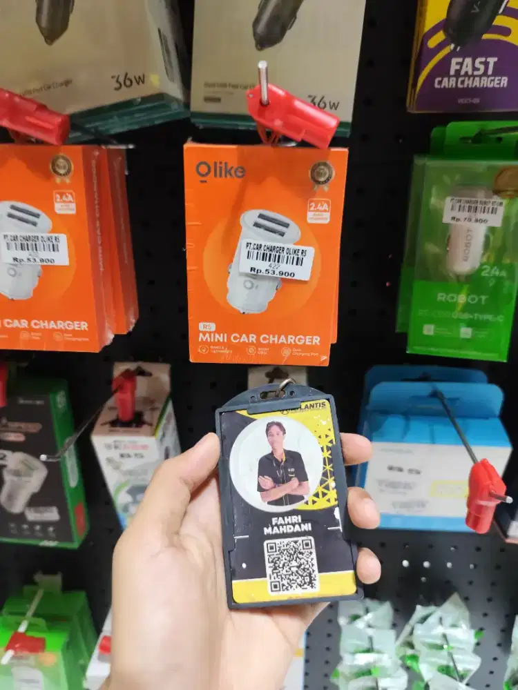 CAR CHARGER OLIKE R5
