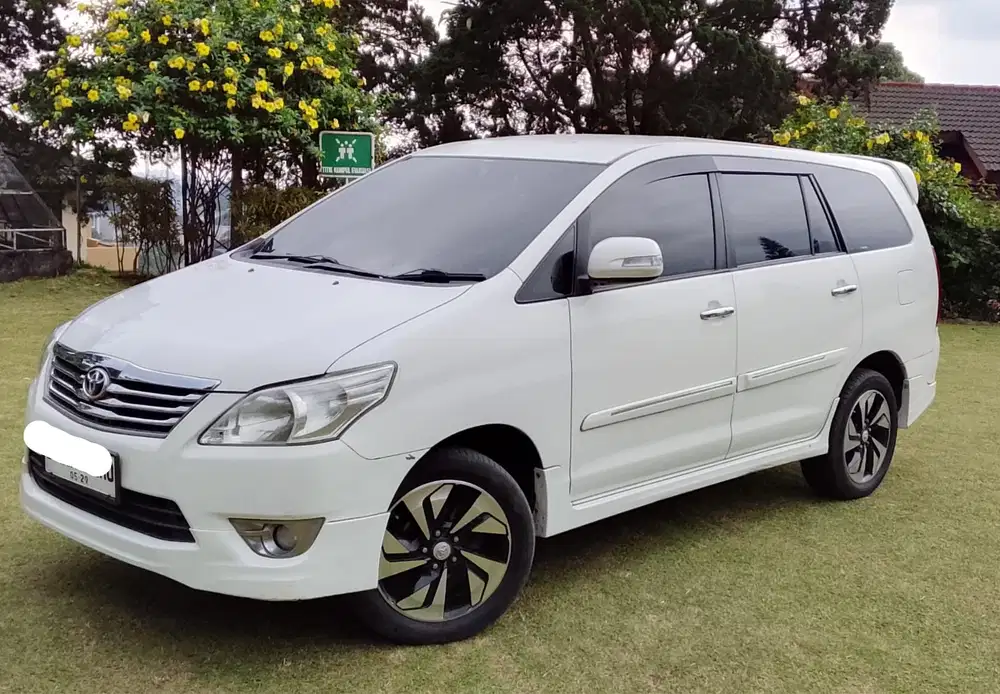 Toyota Kijang Innova 2012 Bensin