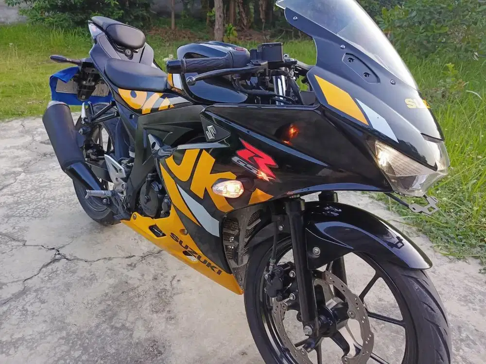 SUZUKI GSX R 150cc