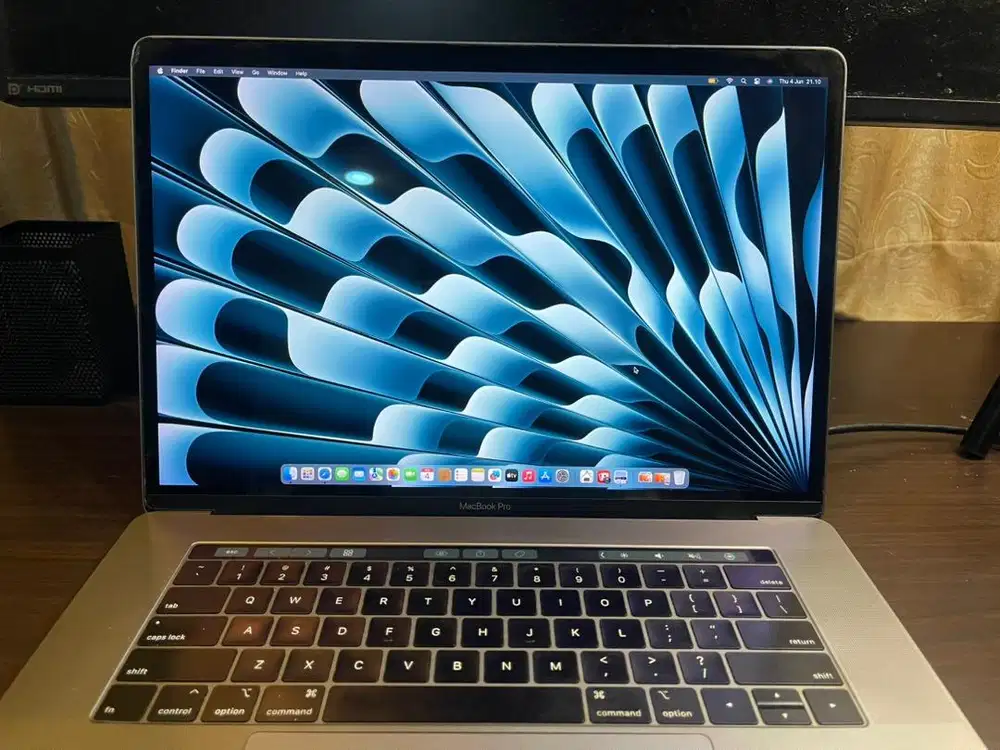 Macbook Pro 2019 core i9/16/512