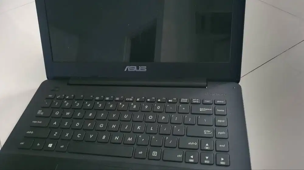 Laptop Asus biru core i5