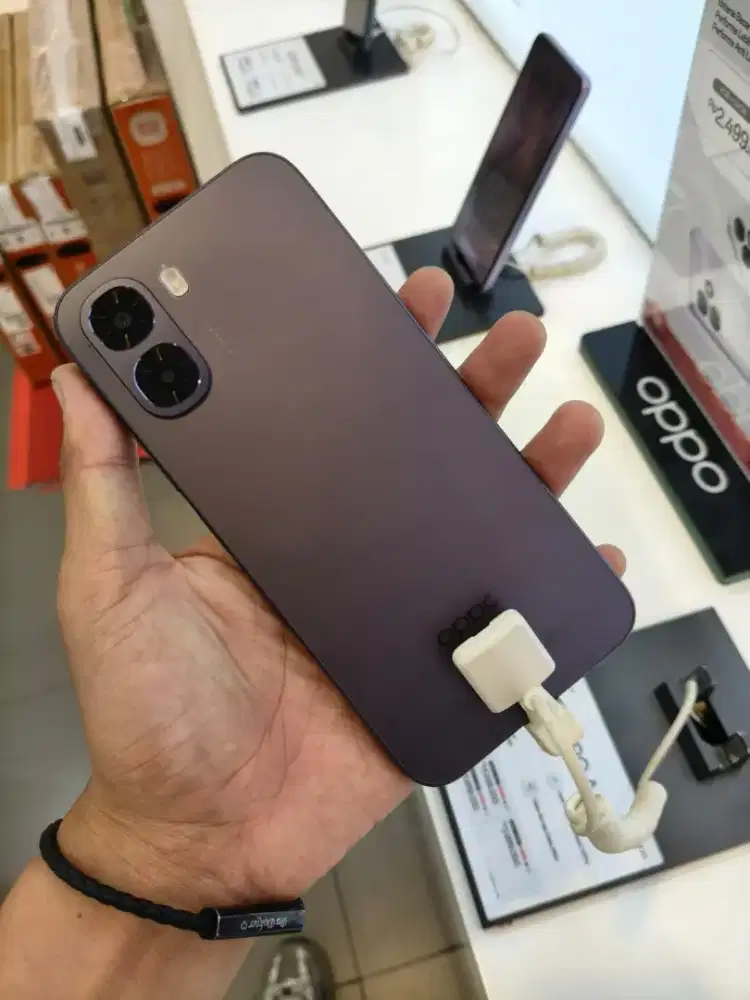 Oppo A6x 4/64 ungu muda/ungu tua