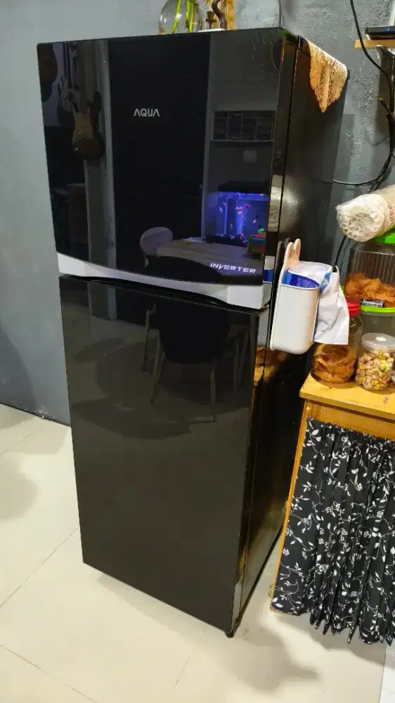 Kulkas 2 Pintu Aqua Kondisi Like New