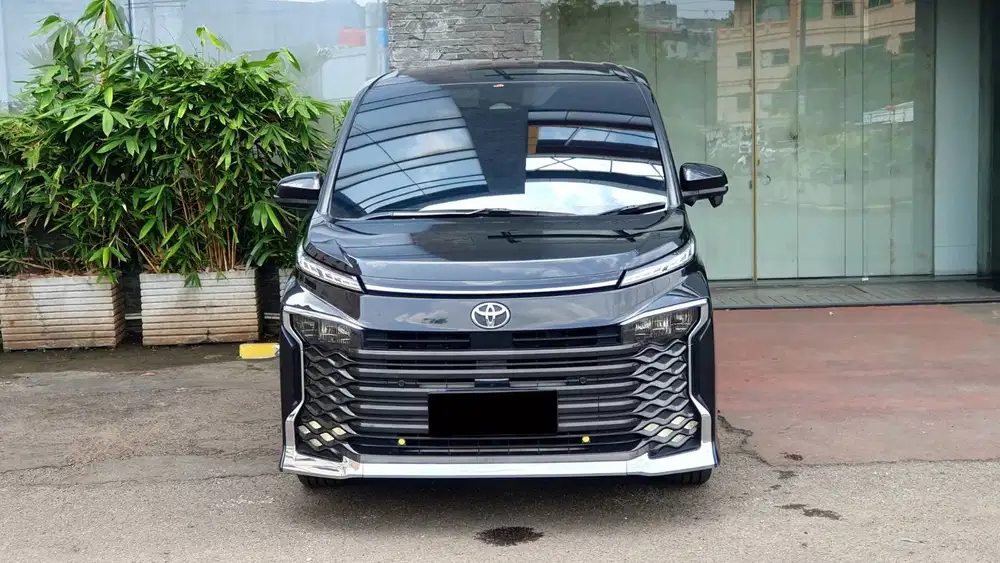 Toyota Voxy 2.0 CVT TSS Facelift Camera 360 Hitam 2022 Like New Record