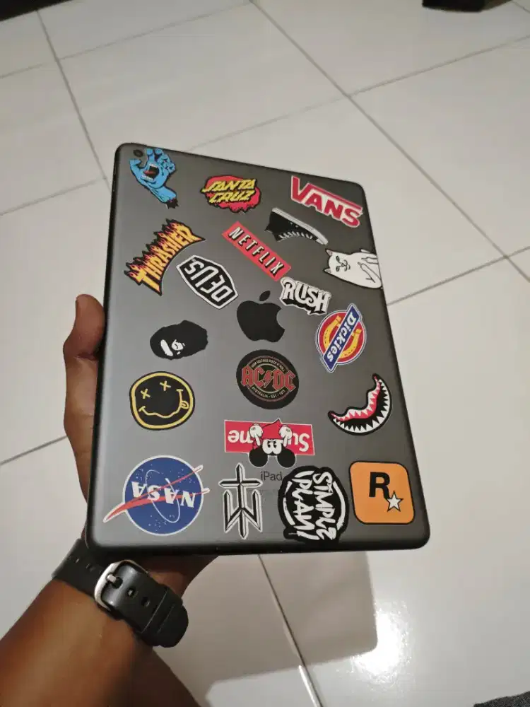 Ipad 9 64gb resmi iBox ex pemakaian pribadi (cewek)