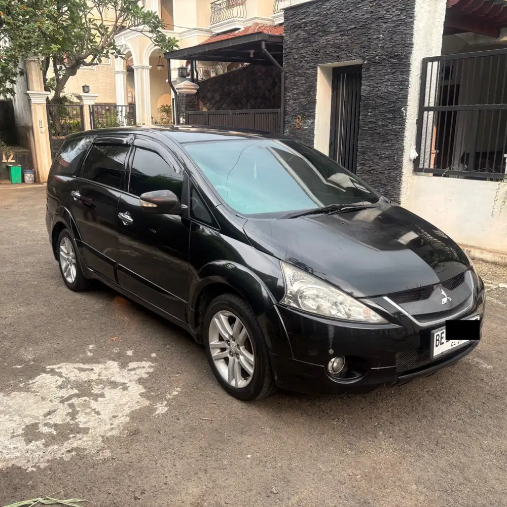 Mitsubishi Grandis 2008