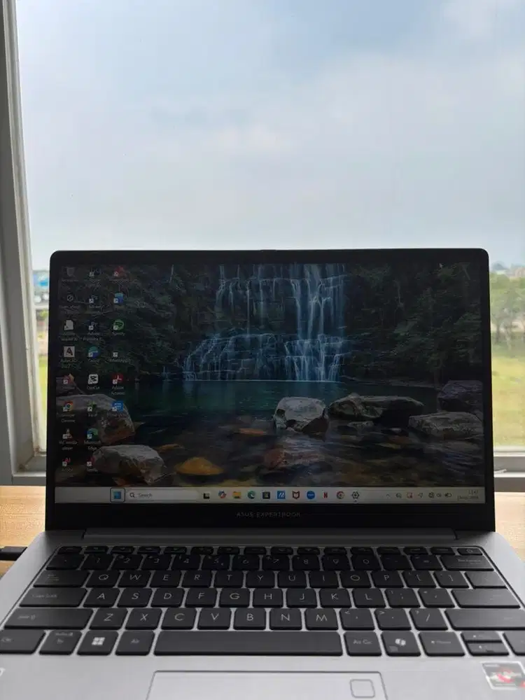 Laptop Asus Expertbook