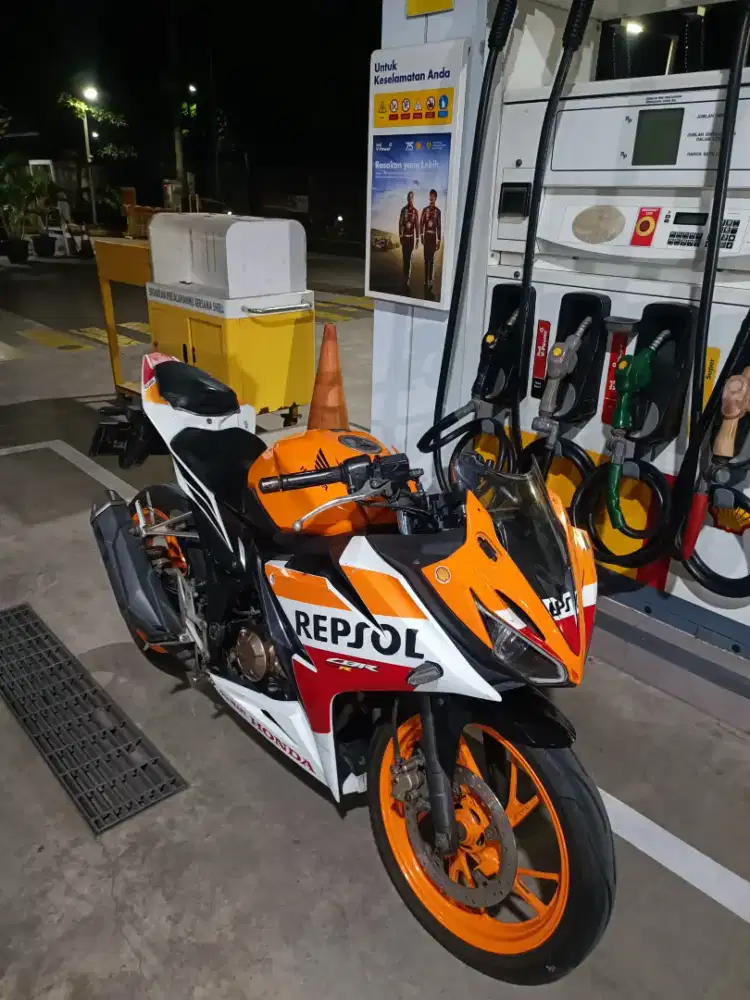Dijual cb150cc ss lengkap pajek idup tangan pertama