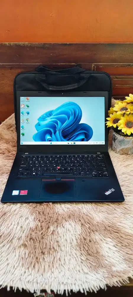 Thinkpad L490 Design/Core i7-8565u/Ram 8G/SSD256/VGA Radeon 2GB/14 FHD