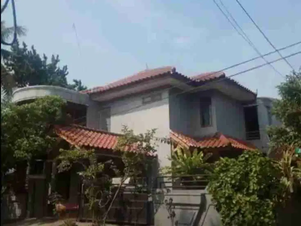Di jual rumah asri dan luas di sawangan