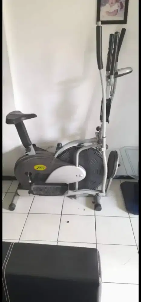 sepeda statis elliptical merk Jaco