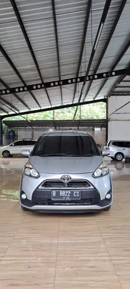 Toyota Sienta V A/T 160 jt Cash