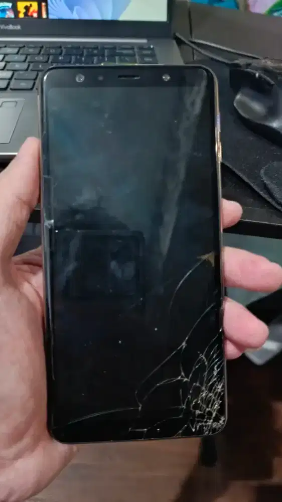 Samsung A7 4/64GB