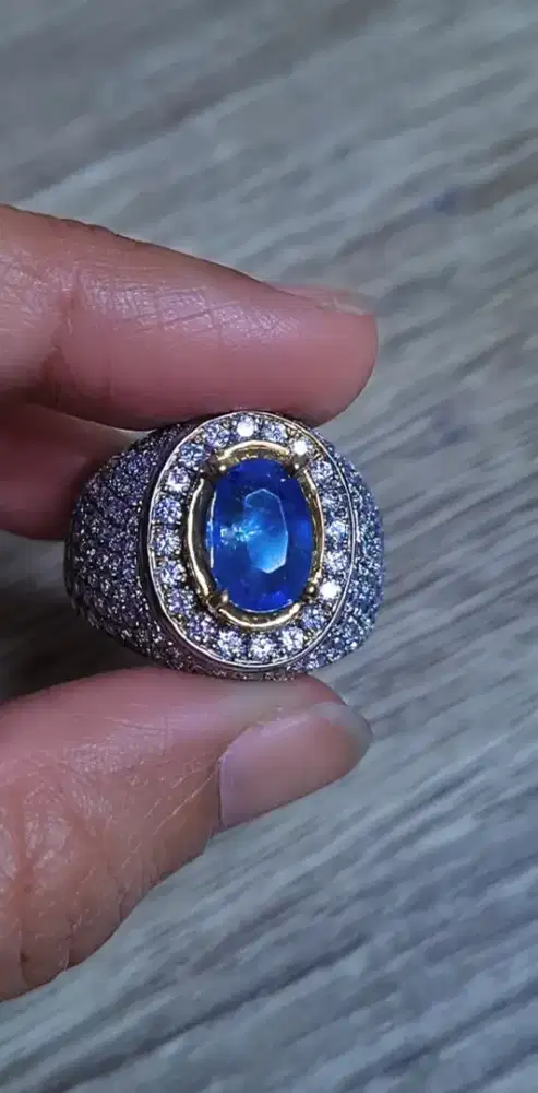 Natural Blue Sapphire Ceylon 3.27 Ct