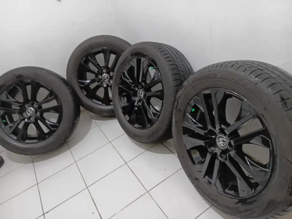 Di jual velg R18 copotan innova zenix tipe Q