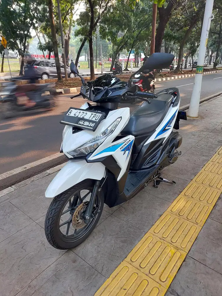 DIJUAL CASH HONDA VARIO 125 LED OLD CBS FI THN 2017 PJK IDUP