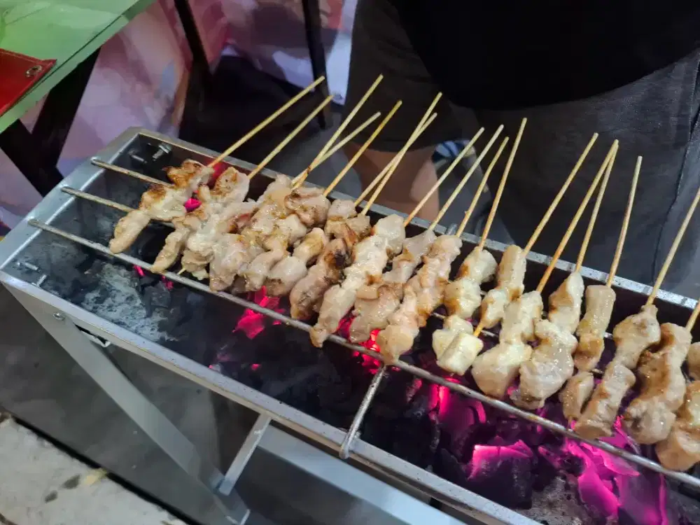Karyawan Sate Taichan