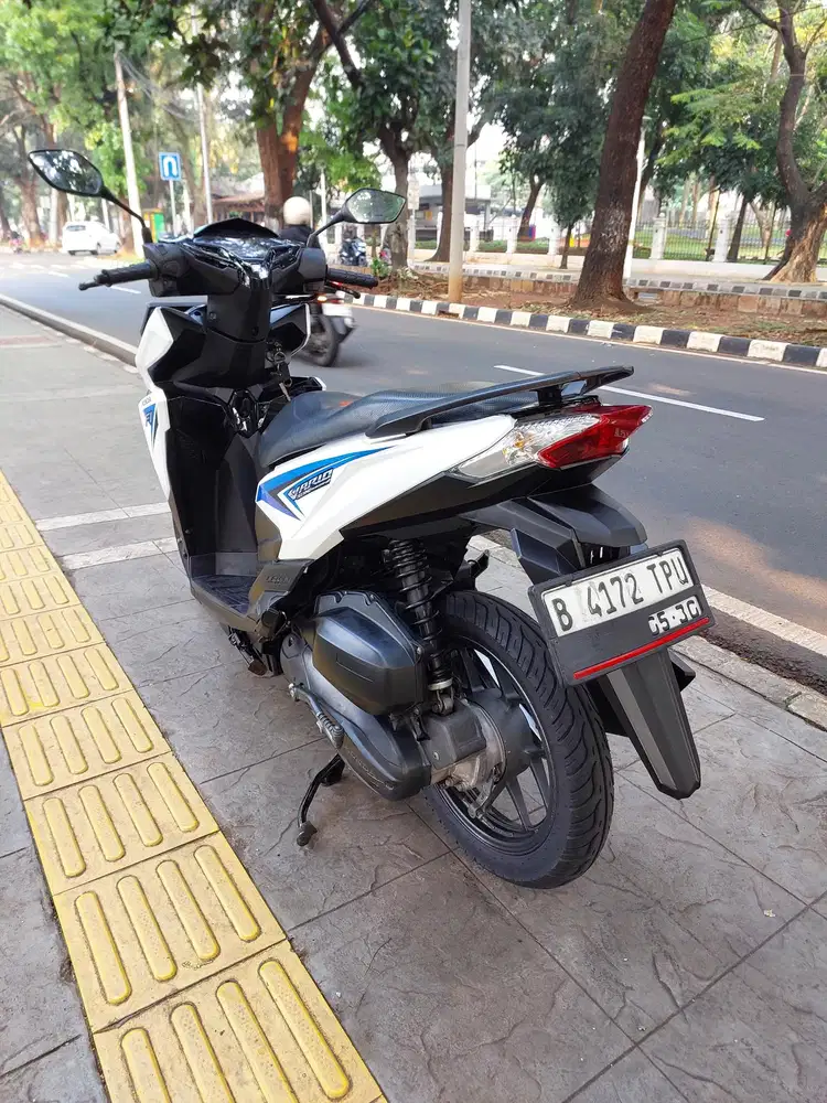 DIJUAL CASH HONDA VARIO 125 CBS LED OLD THN 2017 PJK IDUP