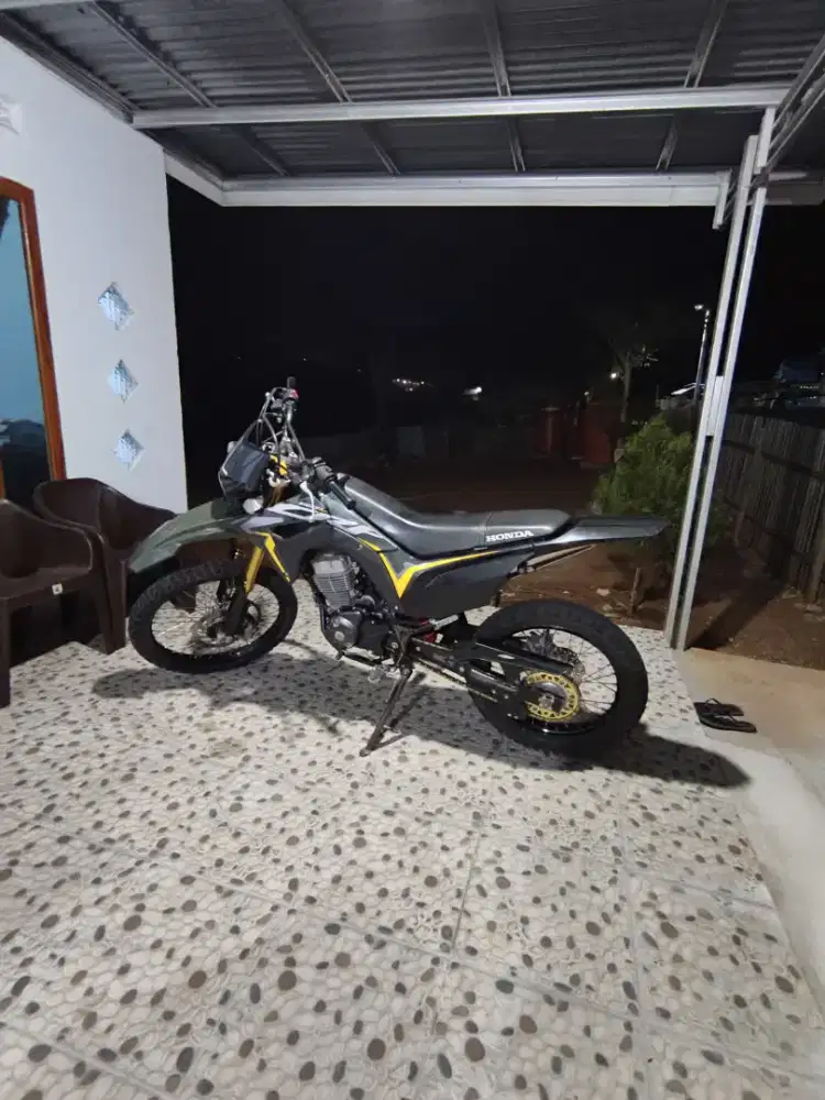HONDA CRF 150L.