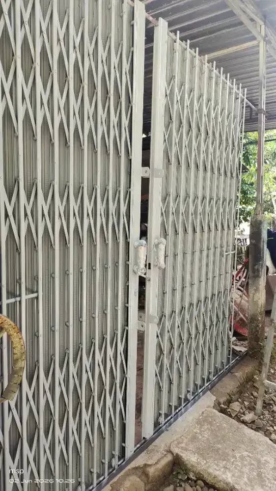 Folding gate awet sekali