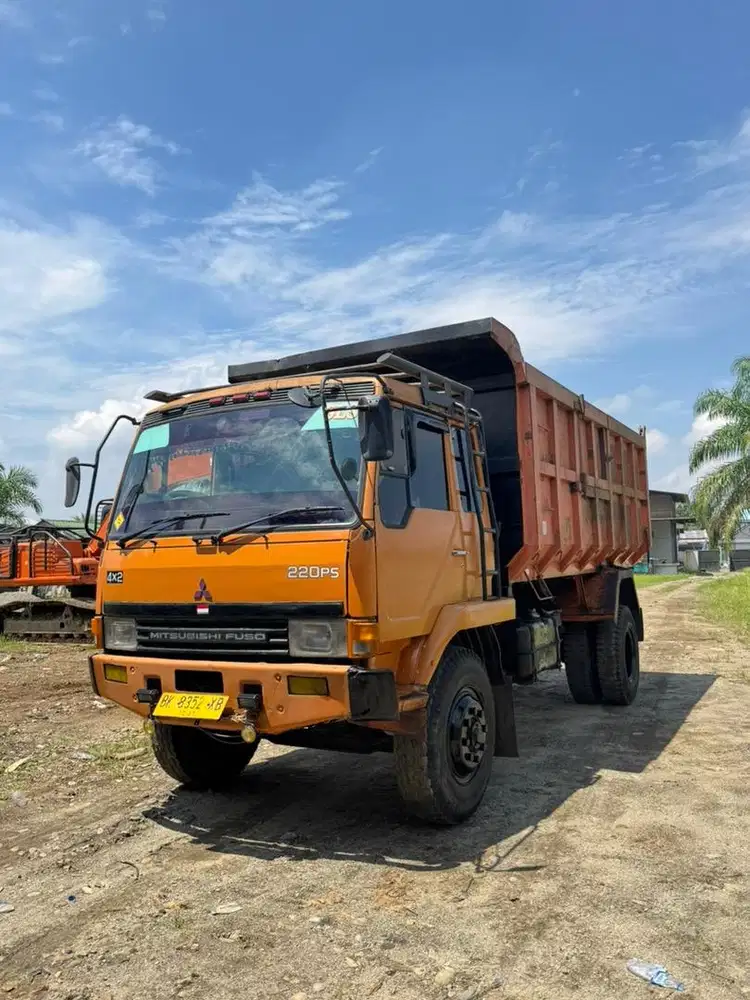 Mitsubhisi fuso dam 220 ps 2008