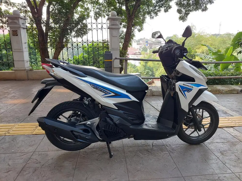DIJUAL CASH HONDA VARIO 125 LED OLD CBS FI THN 2017 PJK IDUP SIAP